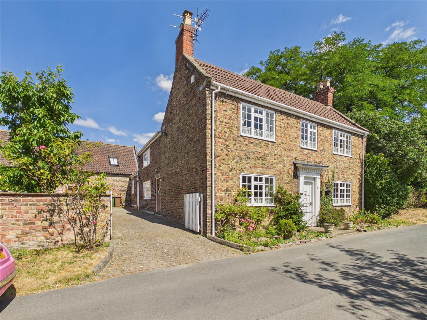 Elloughton East Yorkshire, HU15 1HY